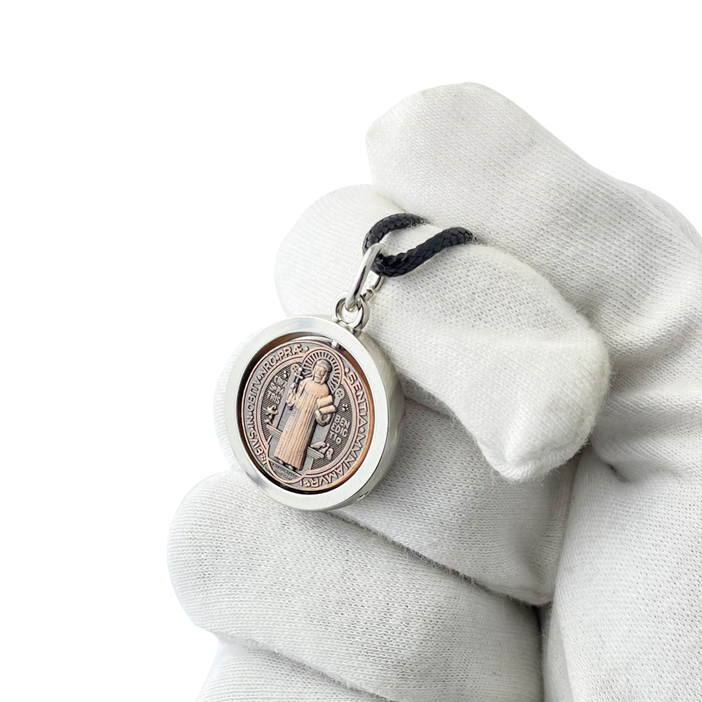 Jewelry & Watches Sp Z Oo Janów Lubelski - Новое ожерелье с медалью Святого Бенедикта,